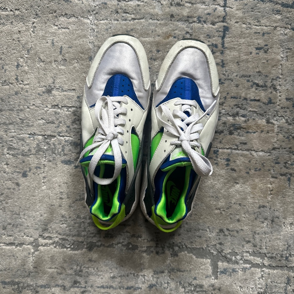 Nike White and Blue Sneakers